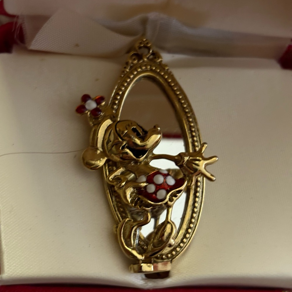 NWT Minnie Mouse Brooch Vintage